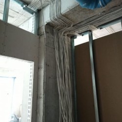 Roboty elektryczne